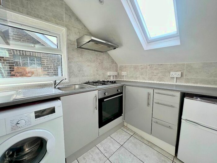 1 Bedroom Flat To Rent In Clarendon Road, Wallington, SM6