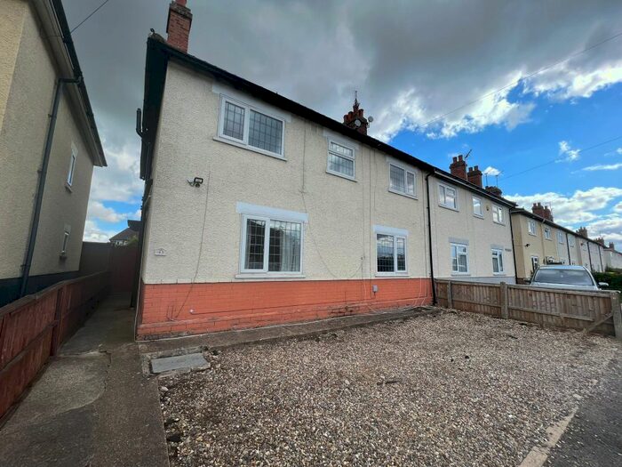 4 Bedroom Semi-Detached House To Rent In Queen Mary Road, Gaywood, King's Lynn, PE30
