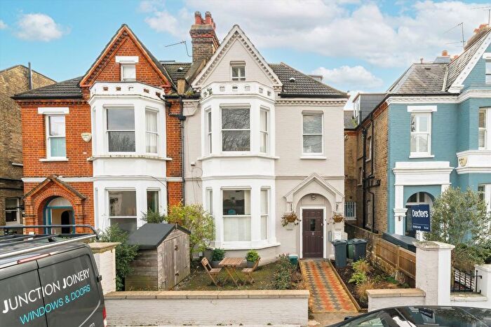 2 Bedroom Flat To Rent In Wellesley Road, London, W4