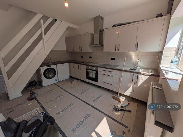 2 Bedroom Terraced House To Rent In Brunt St, Manchester, M14