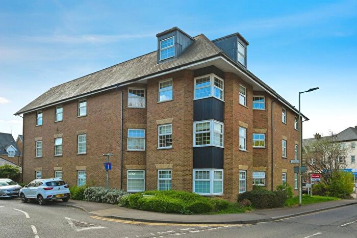 2 Bedroom Flat For Sale In Mill Street, Hemel Hempstead, HP3