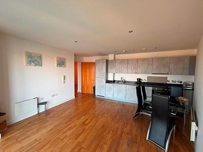 2 Bedroom Flat To Rent In Princes Parade, Liverpool, L3