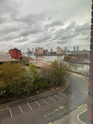 1 Bedroom Flat To Rent In Wharf End Trafford Park Manchester, M17