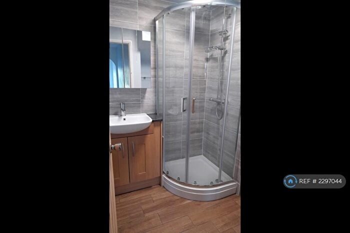 1 Bedroom Flat To Rent In Townsend Lane, Old Woking, Woking, GU22
