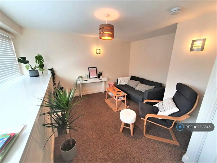 2 Bedroom Maisonette To Rent In Alfred Place, Kingsdown, Bristol, BS2