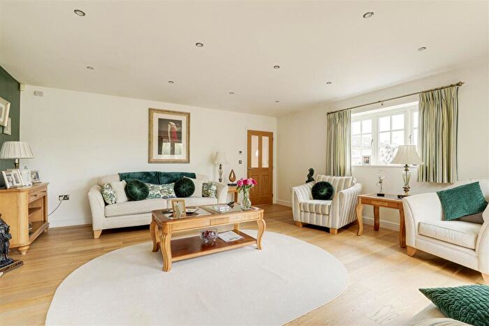 2 Bedroom Cottage For Sale In Adbolton Lane, West Bridgford, Nottinghamshire, NG2