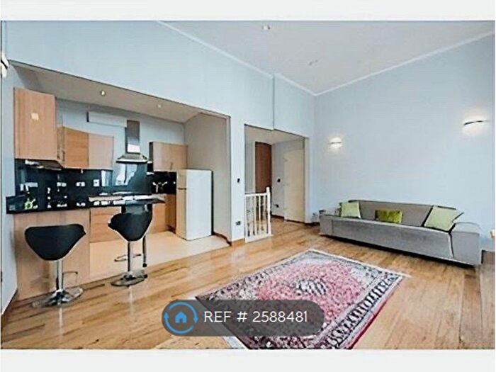 3 Bedroom Flat To Rent In Wetherby Gardens South Kensington, London, SW5