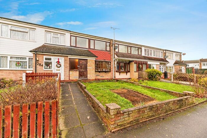 3 Bedroom Terraced House For Sale In Farnborough Road, Birmingham, B35