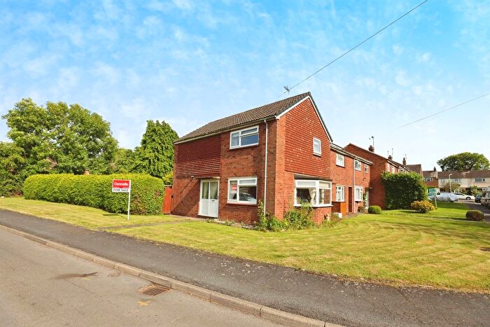 3 Bedroom End Of Terrace House For Sale In Oaktree Close, Moreton Morrell, Warwick, CV35