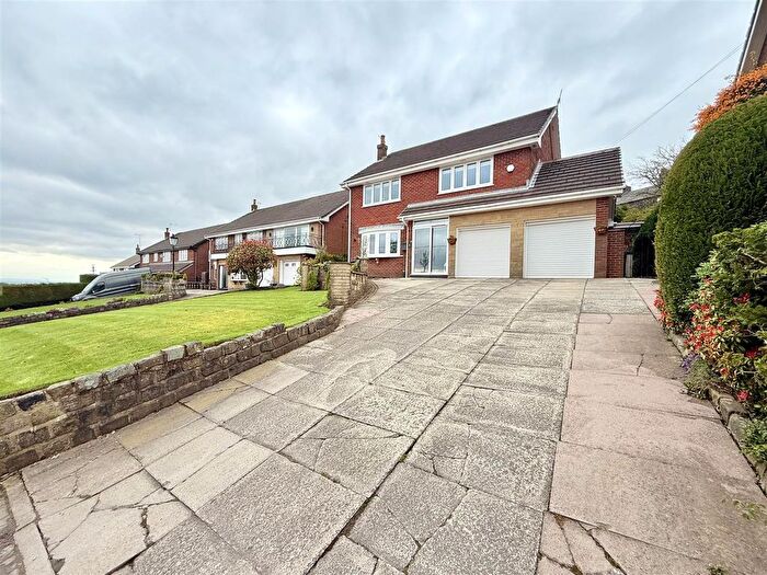 4 Bedroom Detached House For Sale In Lower Turf Lane, Scouthead, Oldham, OL4