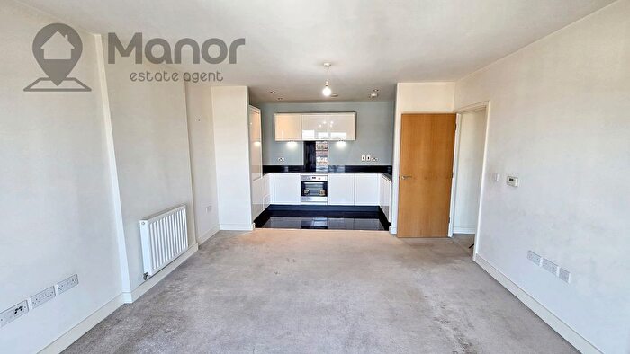 3 Bedroom Flat To Rent In The Point, Clarence Avenue, Ilford, IG2