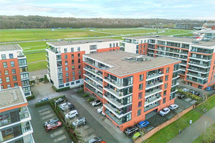 2 Bedroom Apartment For Sale In Kingman Way, Newbury, Berkshire, RG14