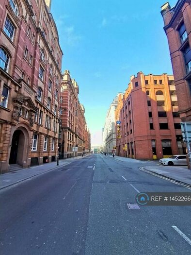2 Bedroom Flat To Rent In Lancaster House, Manchester, M1