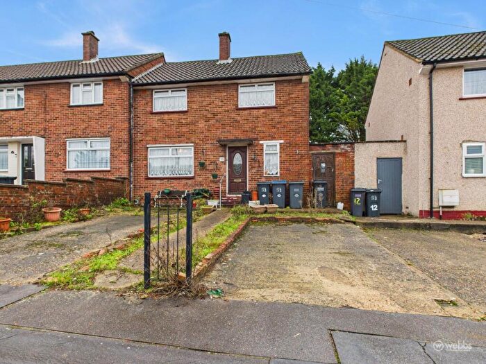 3 Bedroom End Of Terrace House For Sale In Pirbright Crescent, Croydon, CR0