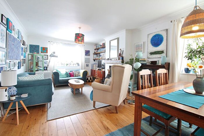 3 Bedroom Semi-Detached House To Rent In Crowther Avenue, Brentford, TW8