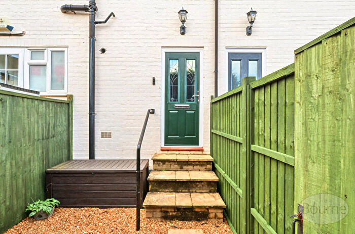 2 Bedroom Apartment For Sale In Flat Grange Road, Guildford, Surrey, GU2