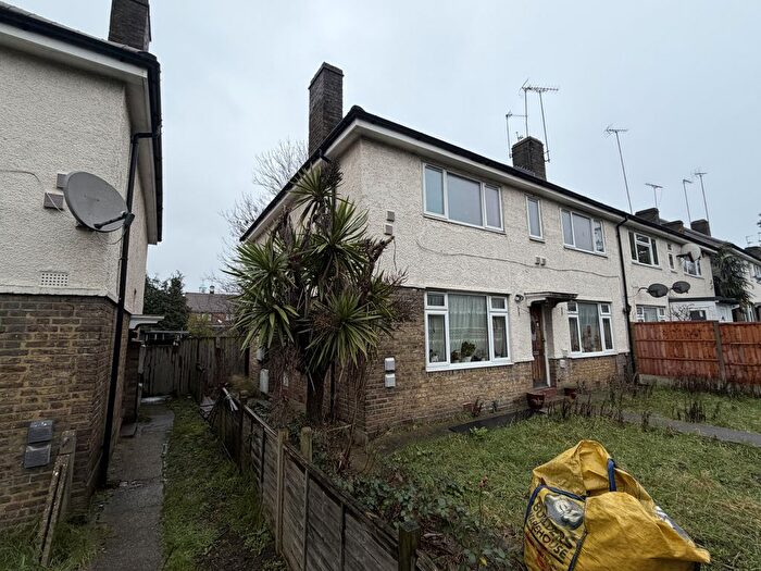 1 Bedroom Flat For Sale In Neasden Lane North, Neasden, London, NW10