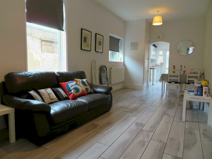 6 Bedroom House To Rent In Edmund Road, Southsea, PO4