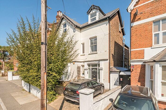 2 Bedroom Flat To Rent In Parkwood Road, London, SW19