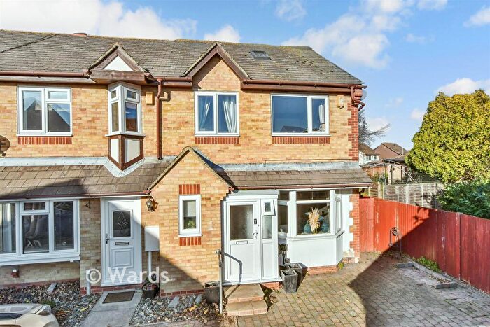 4 Bedroom Semi Detached House For Sale In Todd Crescent, Church Milton, Sittingbourne, Kent, ME10