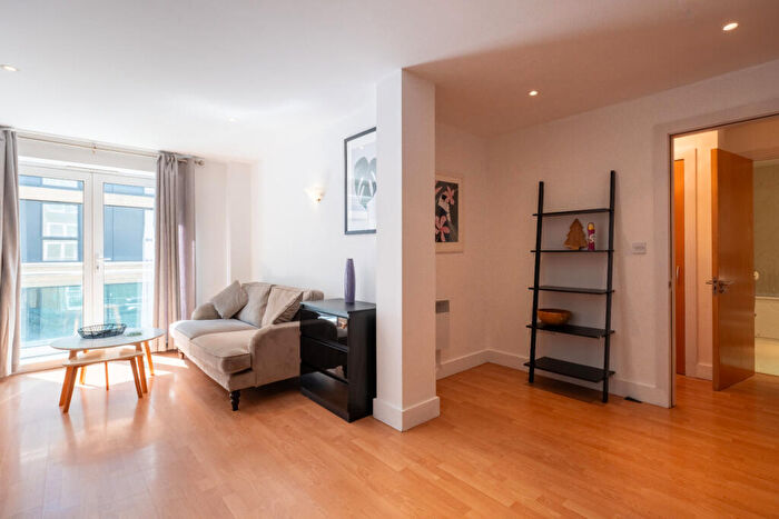 2 Bedroom Flat To Rent In Seward Street, London, EC1V