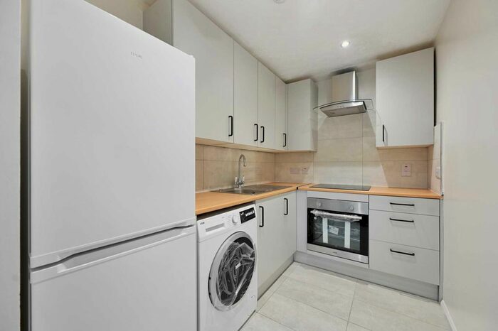 2 Bedroom Flat To Rent In Shaftesbury Gardens, North Acton, NW10