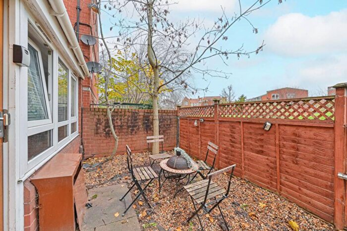 1 Bedroom Flat For Sale In Mortlock Close, Peckham, London, SE15