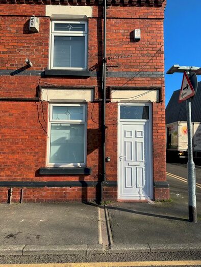 2 Bedroom Terraced House To Rent In New Cross Street, St Helens, WA10
