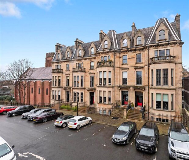 3 Bedroom Duplex For Sale In / Kingsborough Gardens, Hyndland, G12