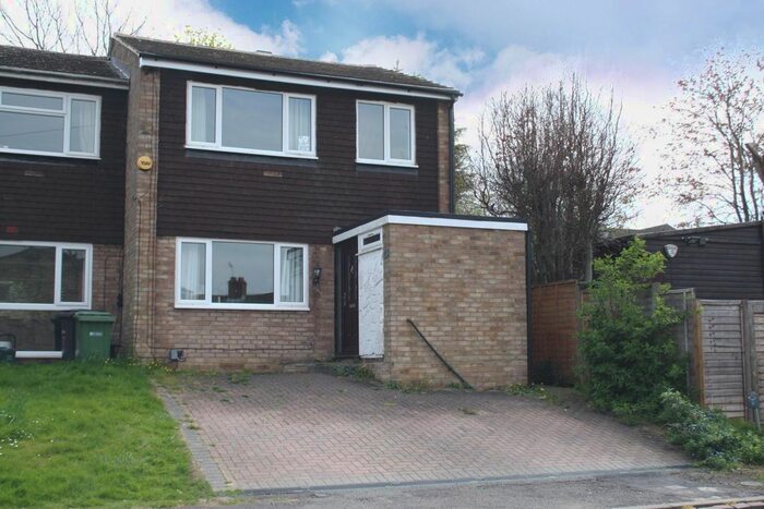 3 Bedroom Semi-Detached House To Rent In Upton Close, Park Street, St. Albans, AL2