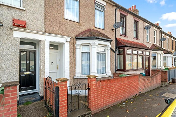 3 Bedroom Terraced House To Rent In Edison Road Welling, DA16