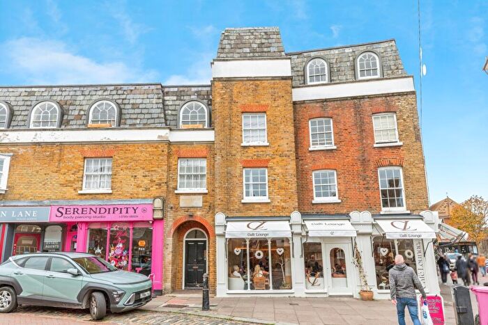 1 Bedroom Flat For Sale In Crow Lane Corner, Rochester, Kent, ME1