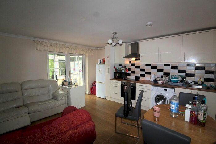 4 Bedroom Terraced House To Rent In St. Judes Road, Englefield Green, Egham, TW20