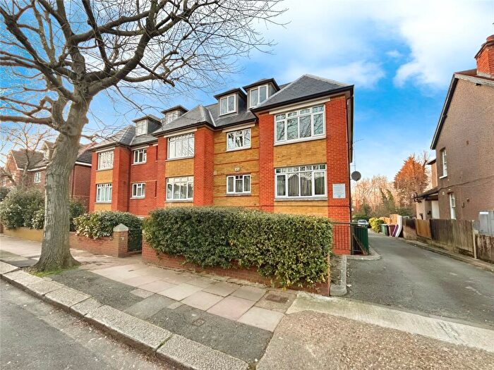 1 Bedroom Flat For Sale In Dukes Avenue, New Malden, KT3