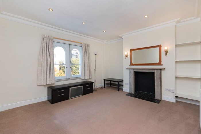 2 Bedroom Flat To Rent In Goldhawk Road, Ravenscourt Park, Shepherd's Bush, W12