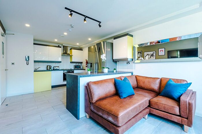 5 Bedroom Flat To Rent In Jesmond View, Newcastle, NE2