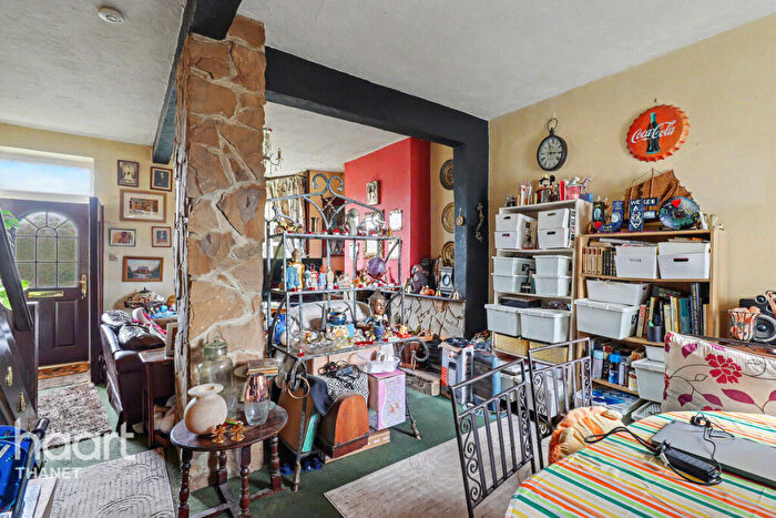3 Bedroom Semi-Detached House For Sale In Green Lane, Broadstairs, CT10