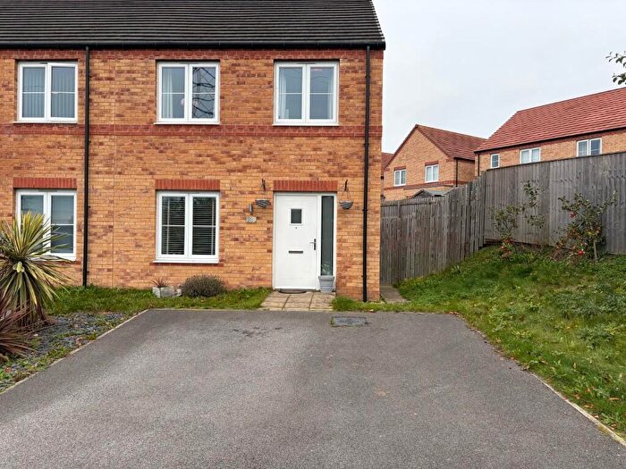 3 Bedroom Town House For Sale In Brattice Way, Barnsley, South Yorkshire, S75