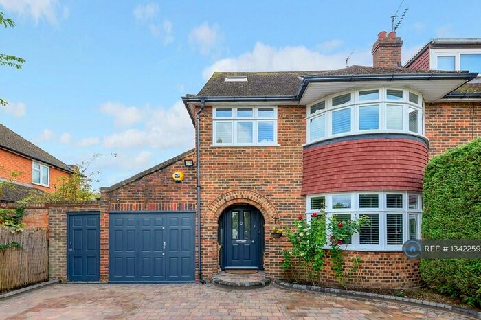 4 Bedroom Semi-Detached House To Rent In Downfield, Worcester Park, KT4