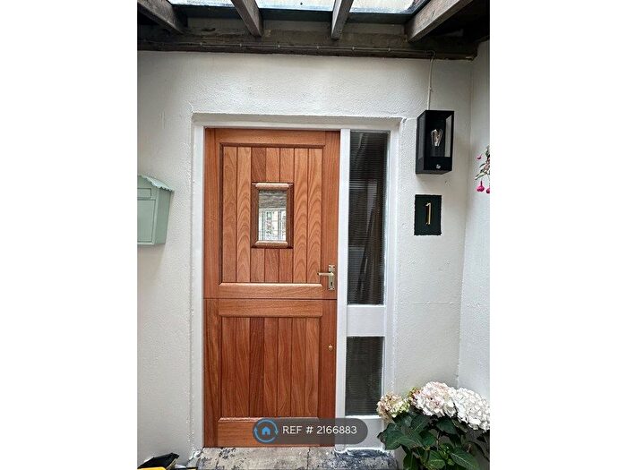 2 Bedroom Terraced House To Rent In Chepstow House, Bruton, BA10