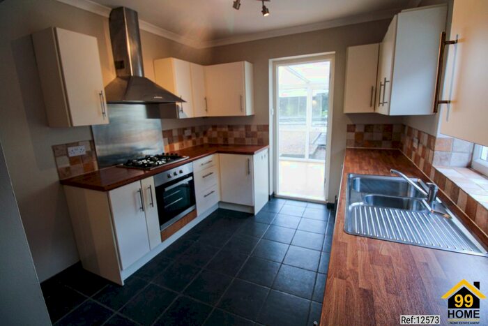 3 Bedroom Bungalow To Rent In East Howe Lane, Bournemouth, Dorset, BH10