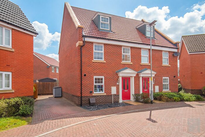 3 Bedroom Semi-Detached House For Sale In Nuthatch Way, Attleborough, NR17