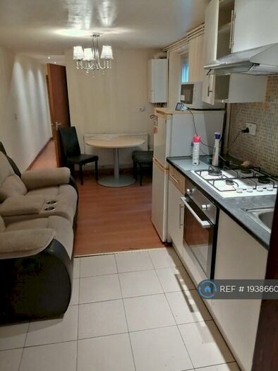 2 Bedroom Flat To Rent In Bedford Street, Cardiff, CF24