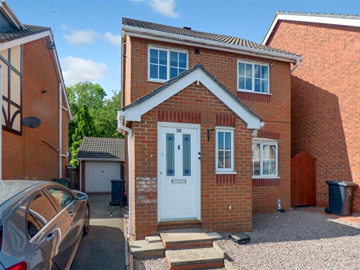 3 Bedroom Detached House To Rent In Amersham Way, Measham, DE12