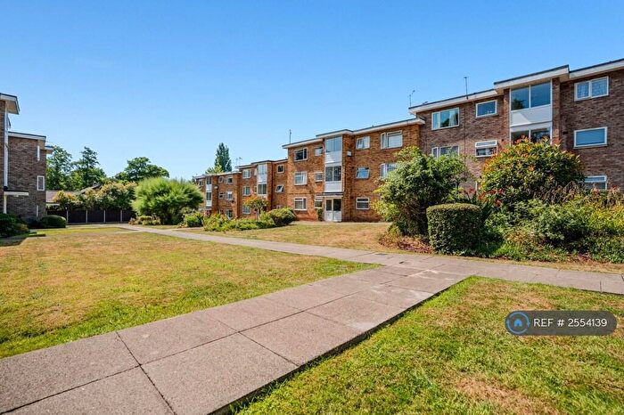 2 Bedroom Flat To Rent In Simon Close, Nuneaton, CV11