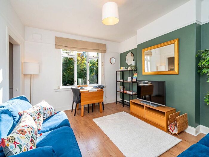 2 Bedroom Flat For Sale In Roseburn Drive, Edinburgh, EH12