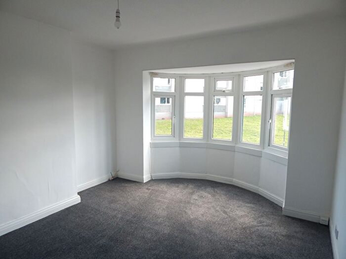 2 Bedroom Flat To Rent In Chatto Road, Torquay, TQ1