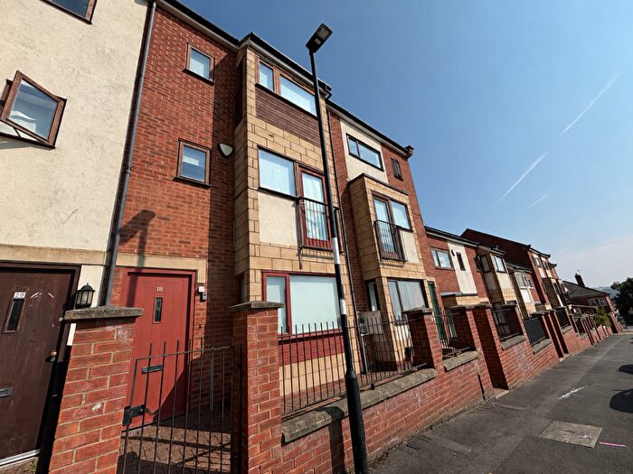 4 Bedroom House To Rent In Sungold Villas, NE4