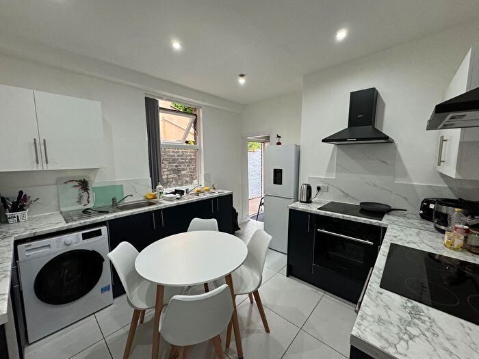 7 Bedroom Terraced House To Rent In Windsor Road, Liverpool, L13