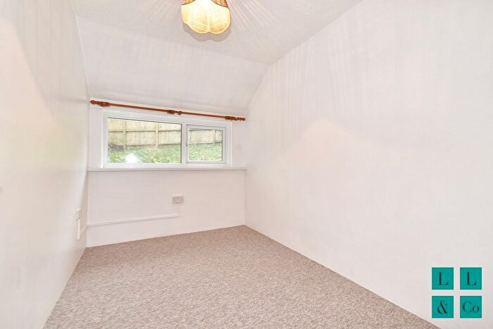 2 Bedroom Bungalow To Rent In Church Road, Mabe Burnthouse, TR10